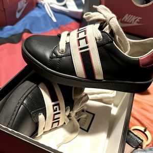 Gucci Shoes. Kids size 8.